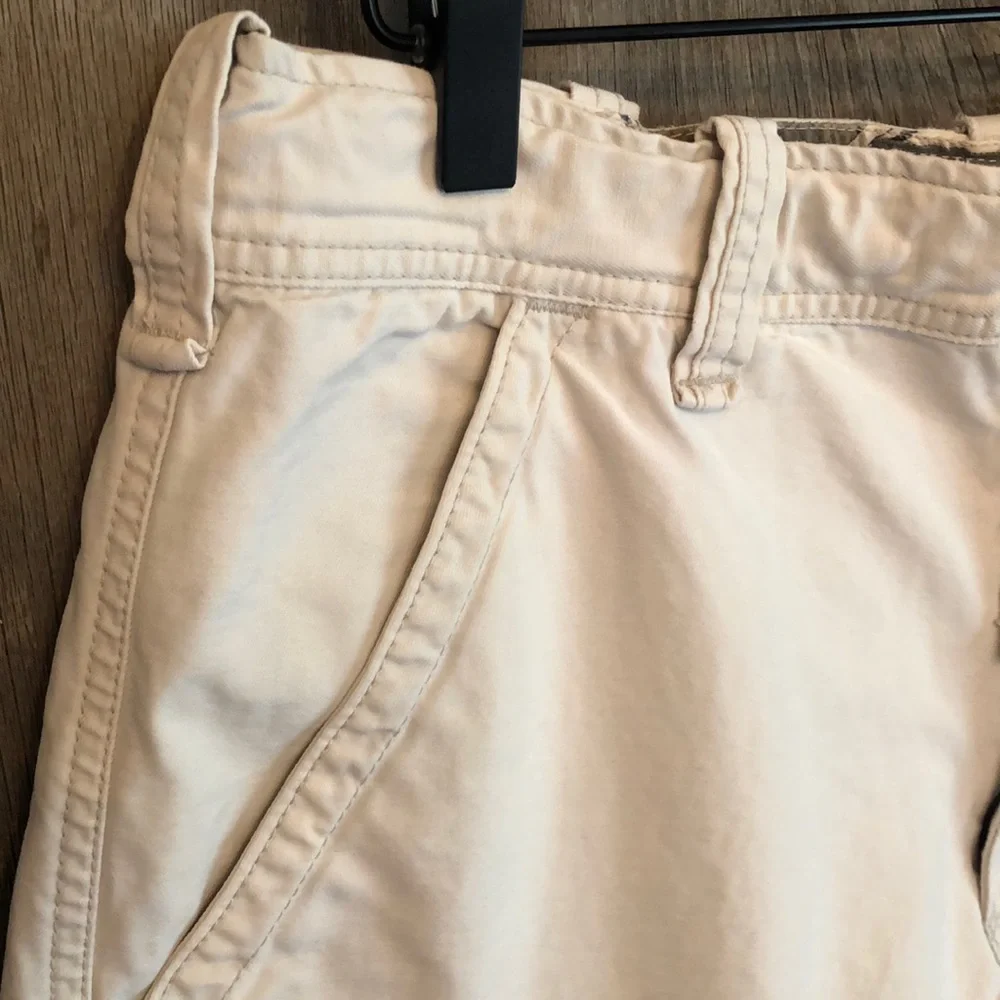 Old Navy Surplus Cargo Shorts in Light Khaki Size 32 Men’s
